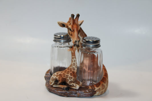 Giraffe Salt &Pepper Holder
