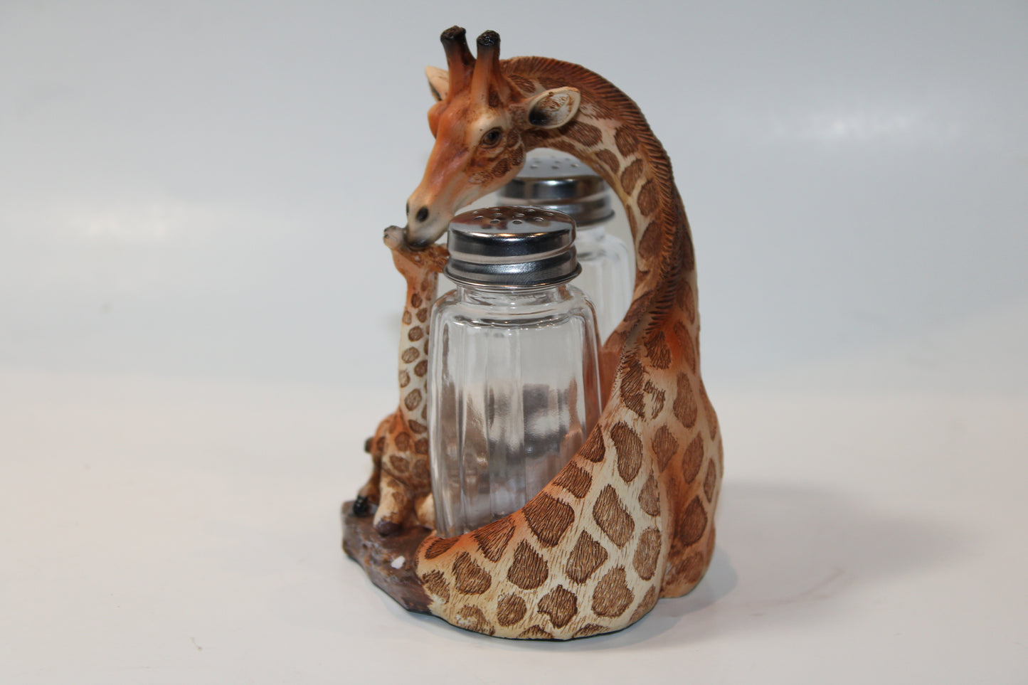 Giraffe Salt &Pepper Holder